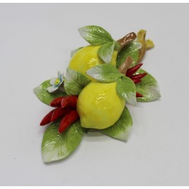 Tralcio Limoni in Porcellana di Capodimonte interamente fatto a mano.