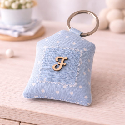 Casetta Portachiavi Profumata in Cotone Azzurro | Lettera Legno Personalizzabile | 6x8 cm