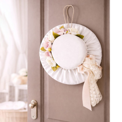 Cappello Decorativo Fuori Porta Raso Bianco Fiori Tessuto – Ø 30 cm