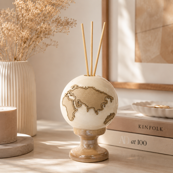 Profumatore Ambiente Globo in Porcellana e Pelle – Mappamondo con Bastoncini Reed | H 14 cm